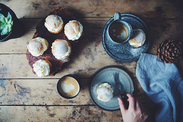 semlor og kaffe