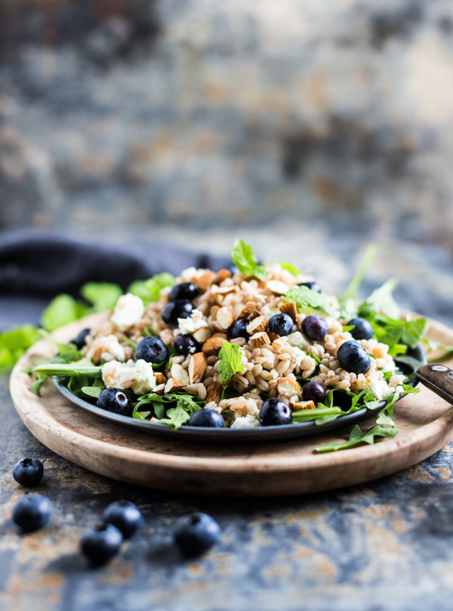 Salat med blåbær